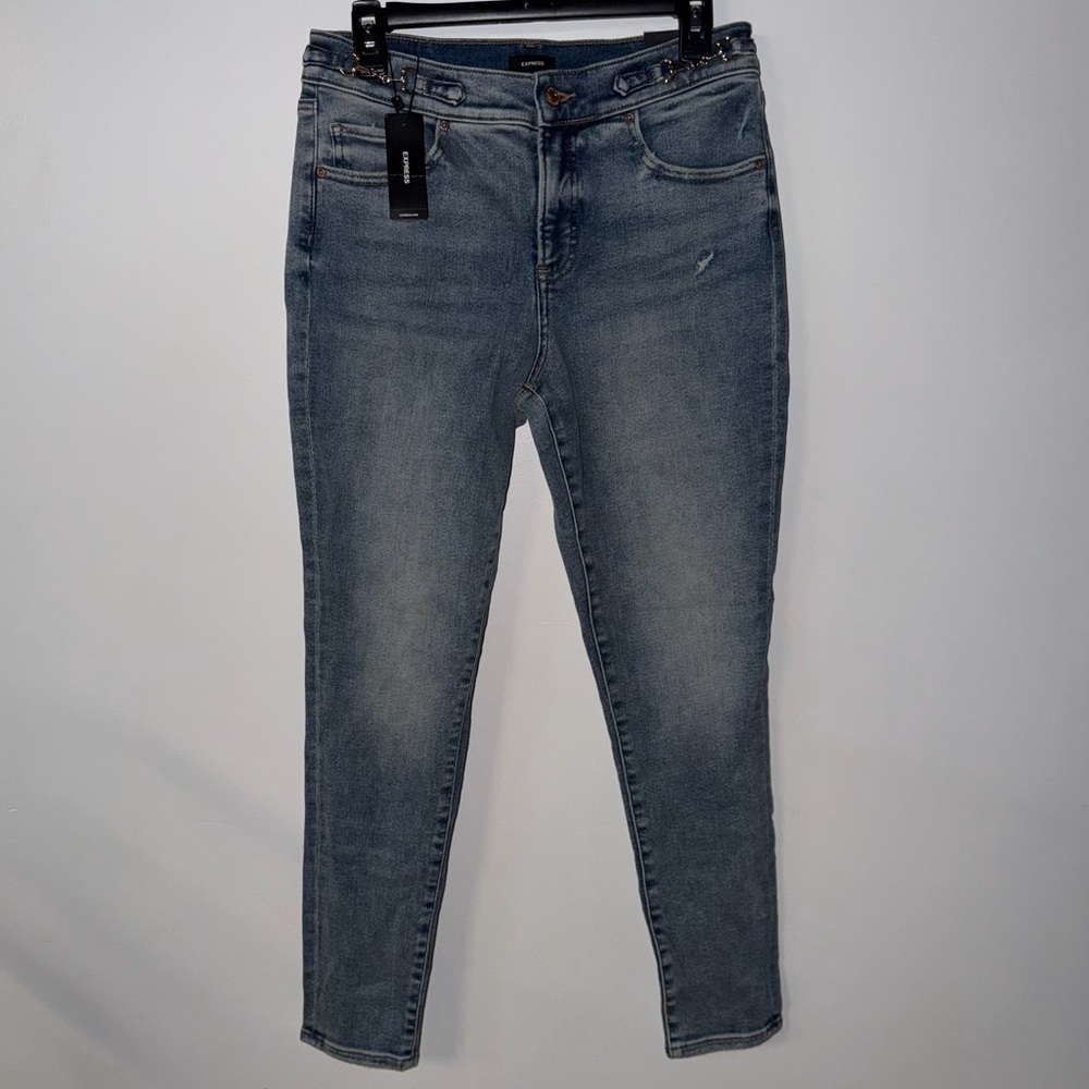 Express Jeans Light washed with chained waist size 8 regular NWT